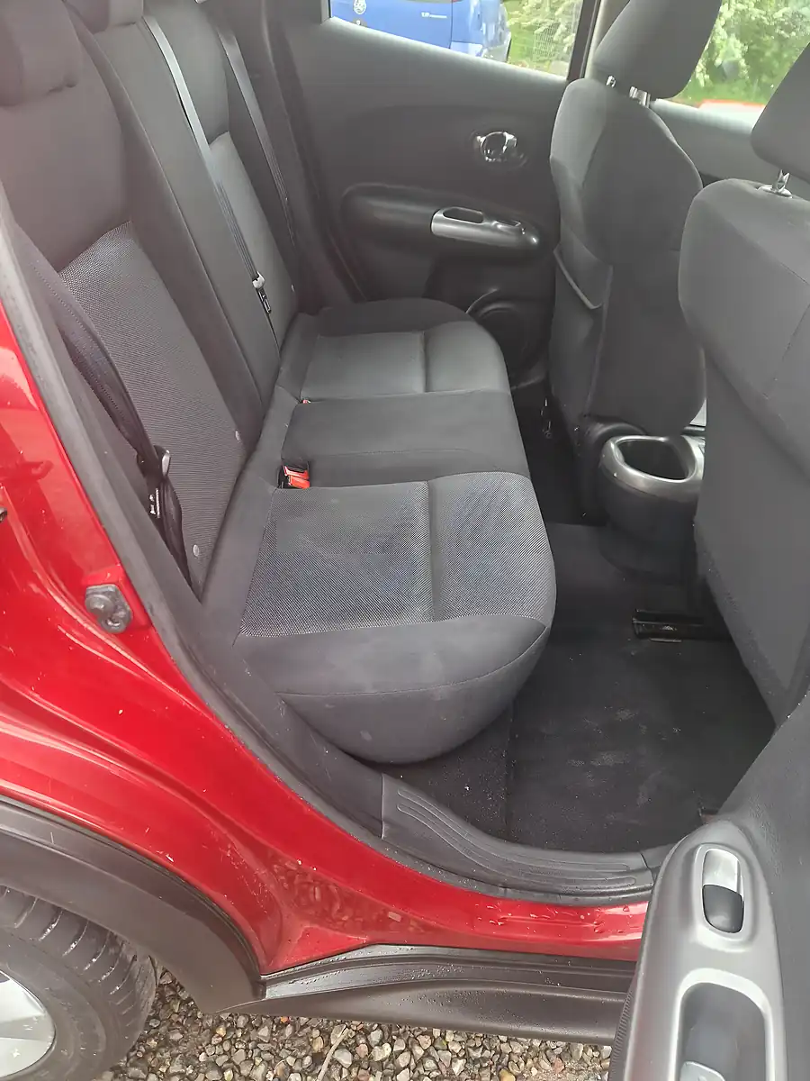 Used 2011 Nissan Juke Acenta Red - Interior and Exterior details 17