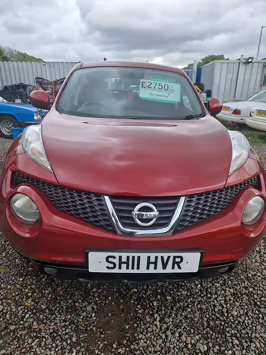 Used 2011 Nissan Juke Acenta Red - Interior and Exterior details 2