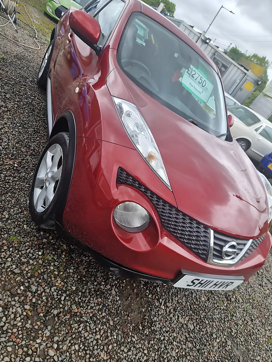 Used 2011 Nissan Juke Acenta Red - Interior and Exterior details 4