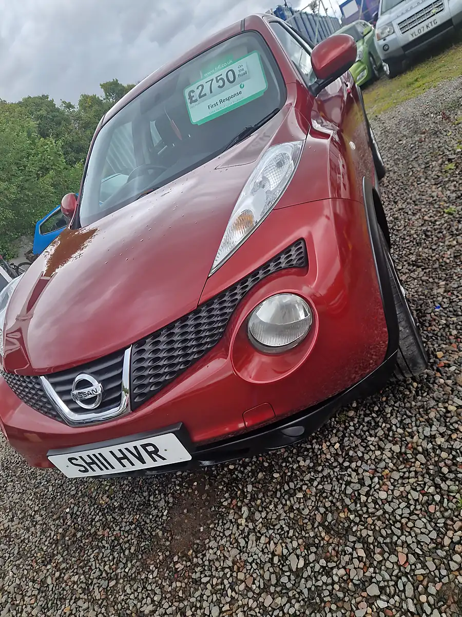 Used 2011 Nissan Juke Acenta Red - Interior and Exterior details 6