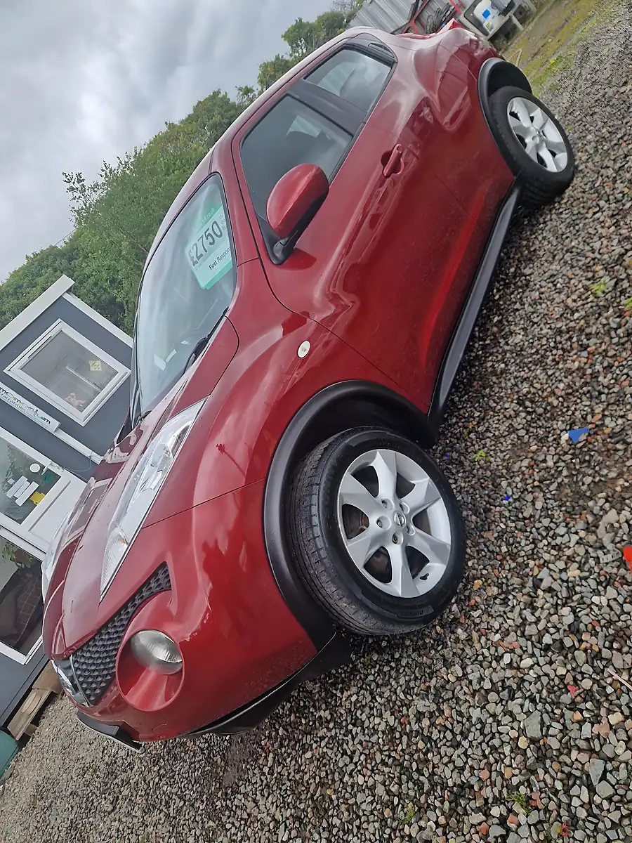 Used 2011 Nissan Juke Acenta Red - Interior and Exterior details 9