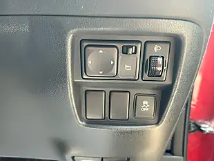 Used 2011 Nissan Juke Acenta Red - Interior and Exterior details 14
