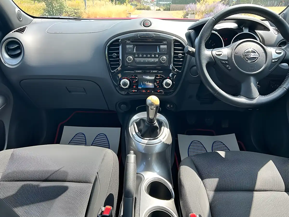 Used 2011 Nissan Juke Acenta Red - Interior and Exterior details 16
