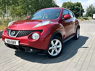 Used 2011 Nissan Juke Acenta Red - Interior and Exterior details 4