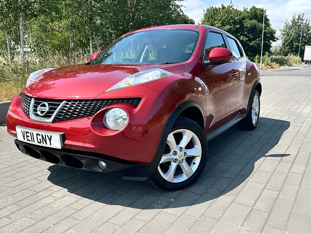 Used 2011 Nissan Juke Acenta Red - Interior and Exterior details 4