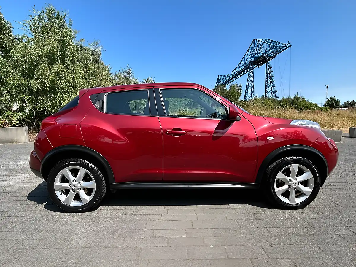 Used 2011 Nissan Juke Acenta Red - Interior and Exterior details 6
