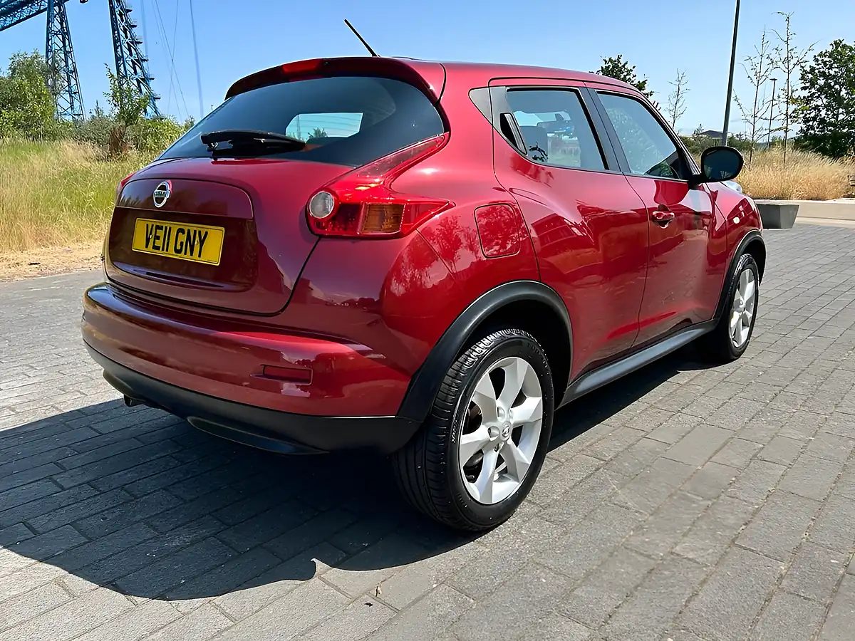 Used 2011 Nissan Juke Acenta Red - Interior and Exterior details 7