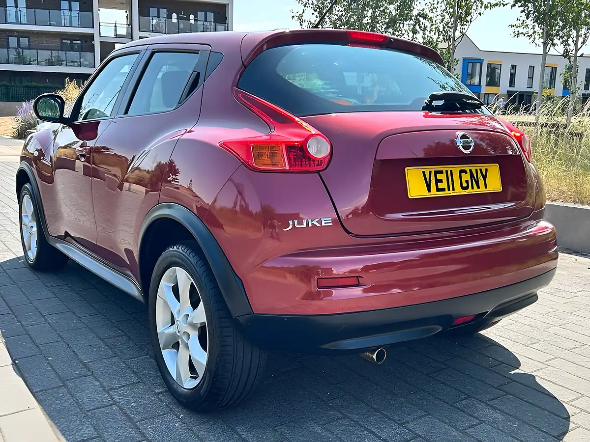 Used 2011 Nissan Juke Acenta Red - Interior and Exterior details 8
