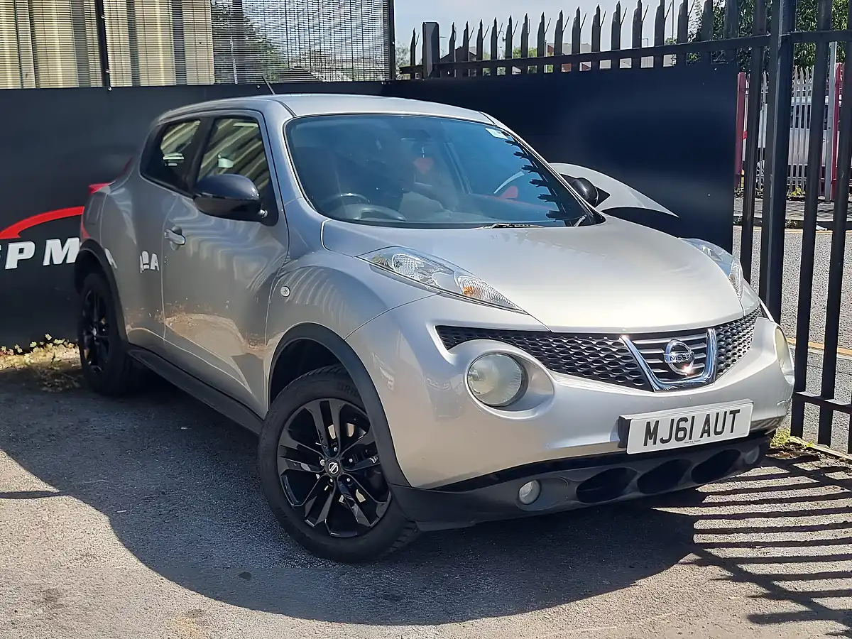 Used 2011 Nissan Juke Acenta Silver - Interior and Exterior details 10