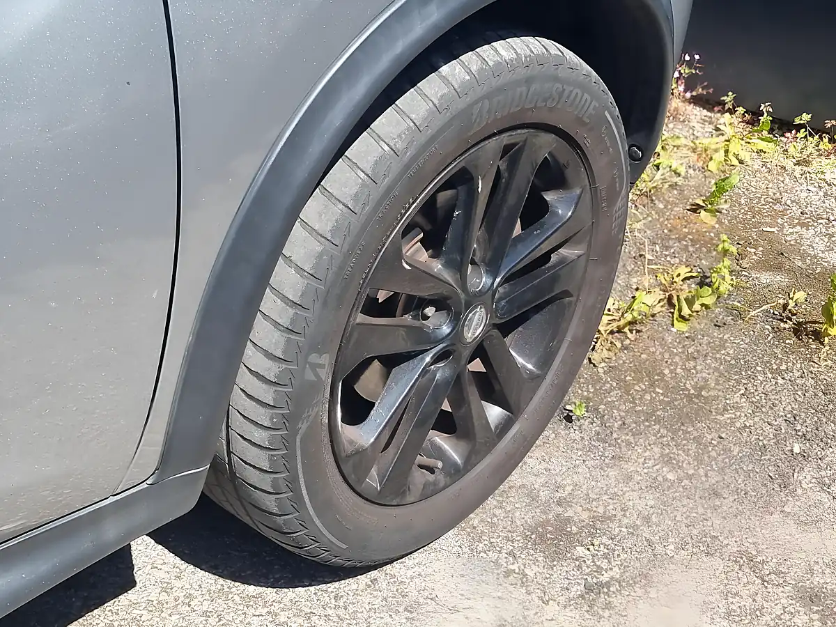 Used 2011 Nissan Juke Acenta Silver - Interior and Exterior details 11