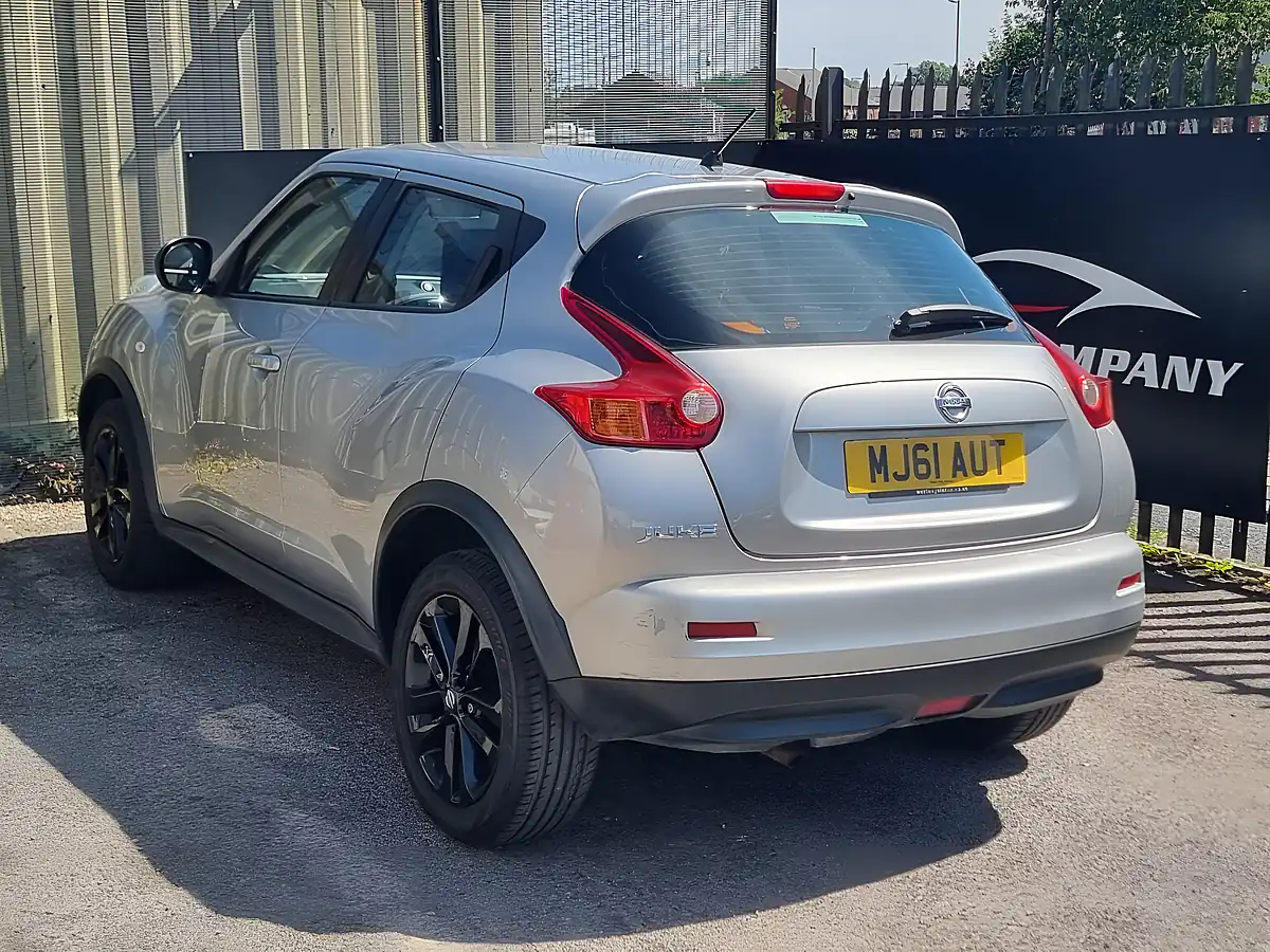 Used 2011 Nissan Juke Acenta Silver - Interior and Exterior details 6