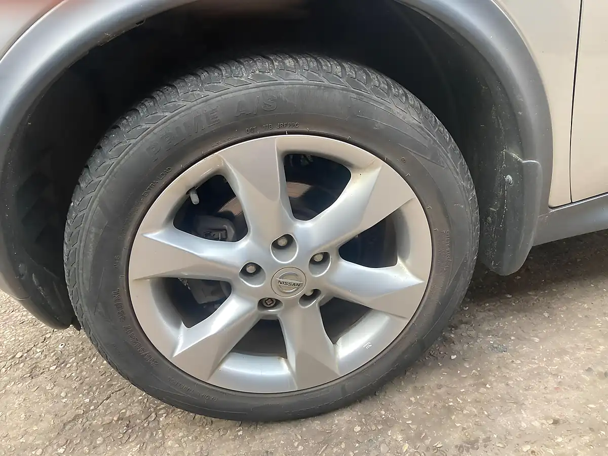 Used 2011 Nissan Juke Acenta Silver - Interior and Exterior details 12