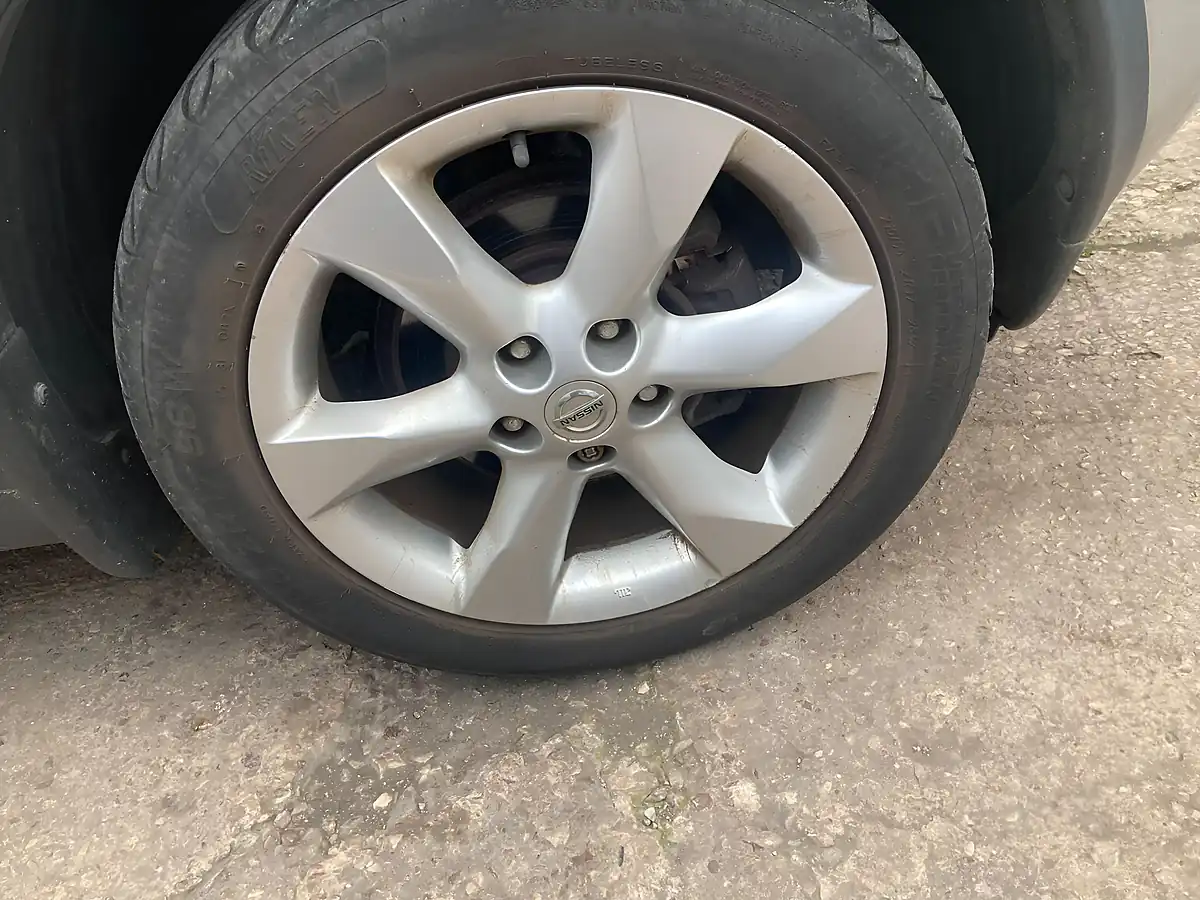 Used 2011 Nissan Juke Acenta Silver - Interior and Exterior details 13