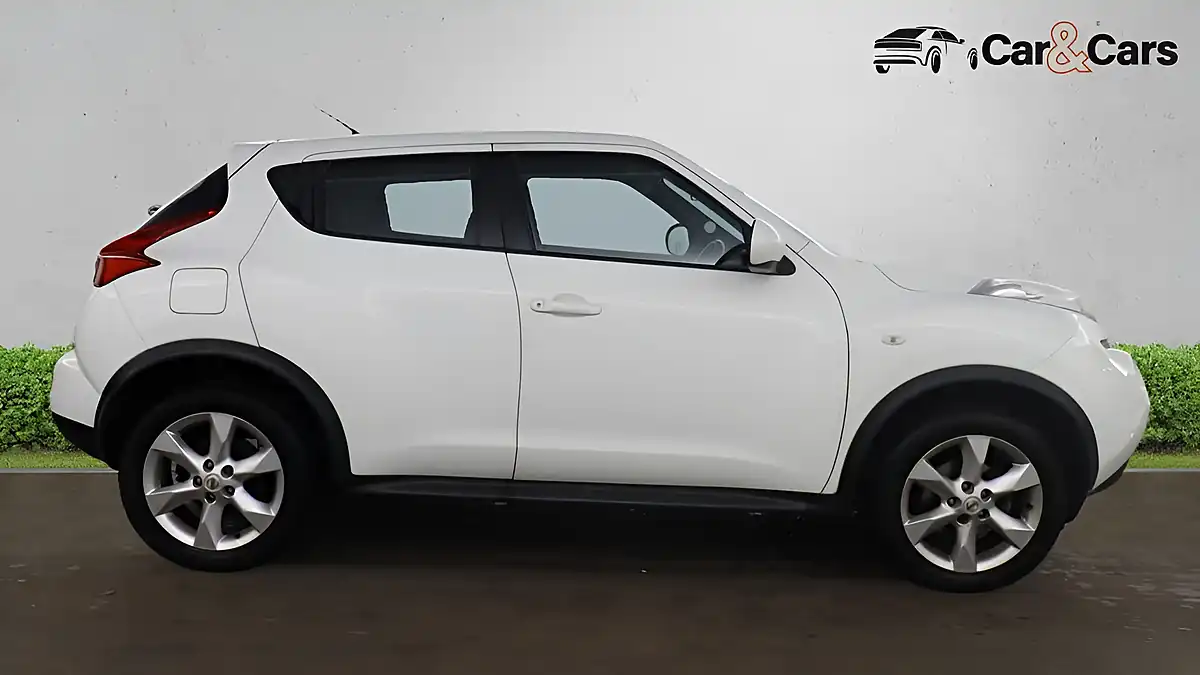 Used 2011 Nissan Juke Acenta White - Interior and Exterior details 5