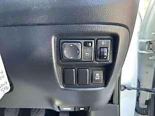 Used 2011 Nissan Juke Acenta White - Interior and Exterior details 13