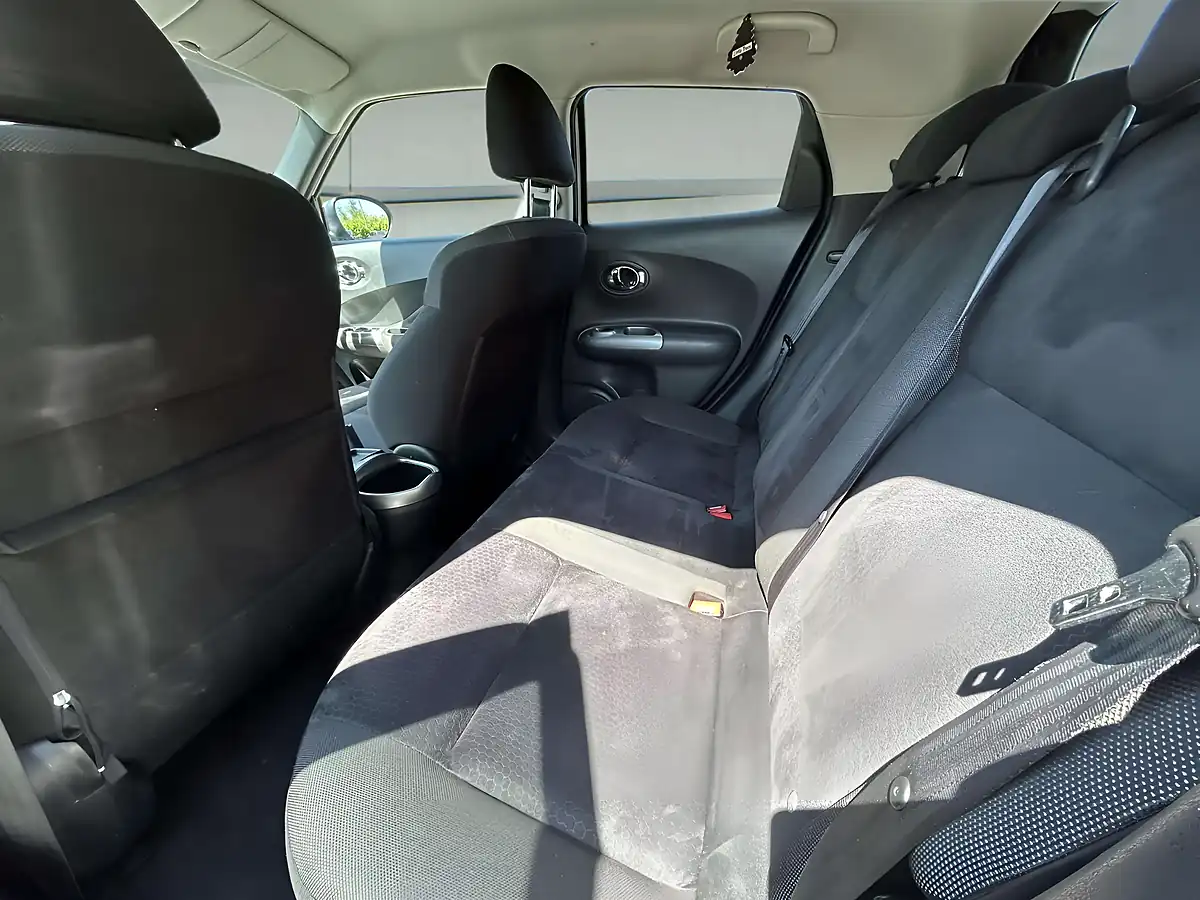 Used 2011 Nissan Juke Acenta White - Interior and Exterior details 16