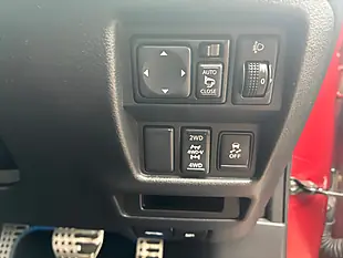 Used 2011 Nissan Juke Tekna Red - Interior and Exterior details 15