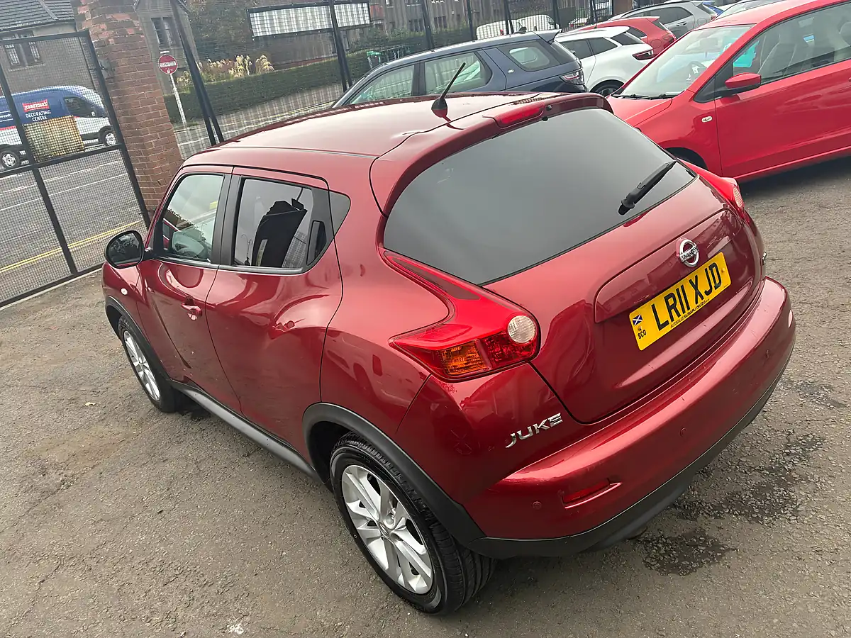 Used 2011 Nissan Juke Tekna Red - Interior and Exterior details 5