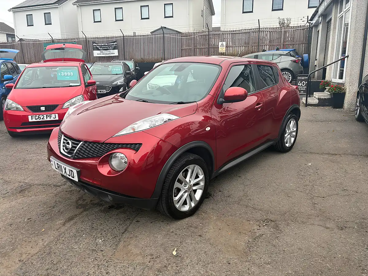 Used 2011 Nissan Juke Tekna Red - Interior and Exterior details 7