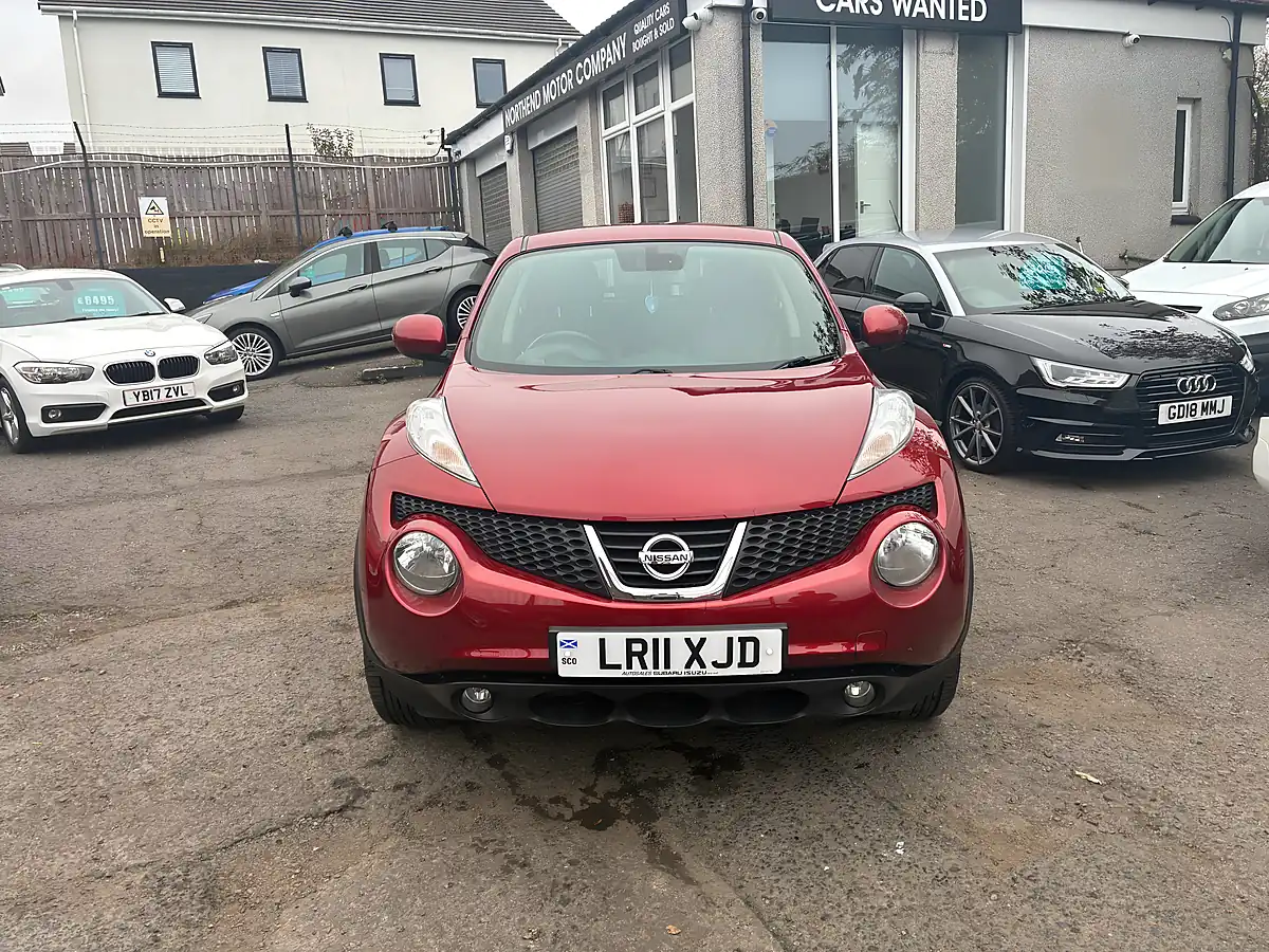 Used 2011 Nissan Juke Tekna Red - Interior and Exterior details 8
