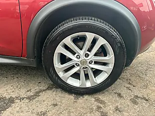 Used 2011 Nissan Juke Tekna Red - Interior and Exterior details 9