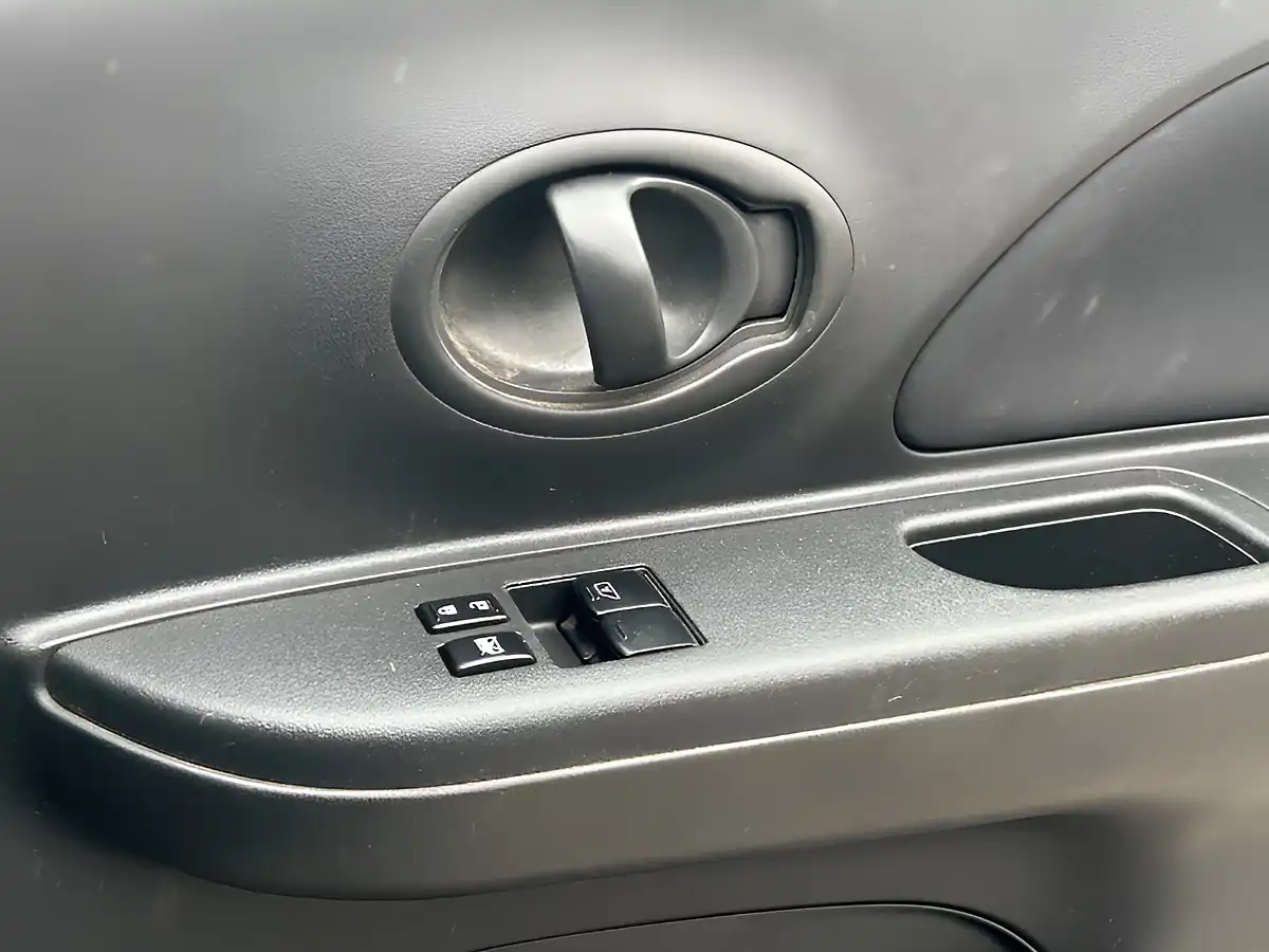 Used 2011 Nissan Micra Acenta Silver - Interior and Exterior details 17