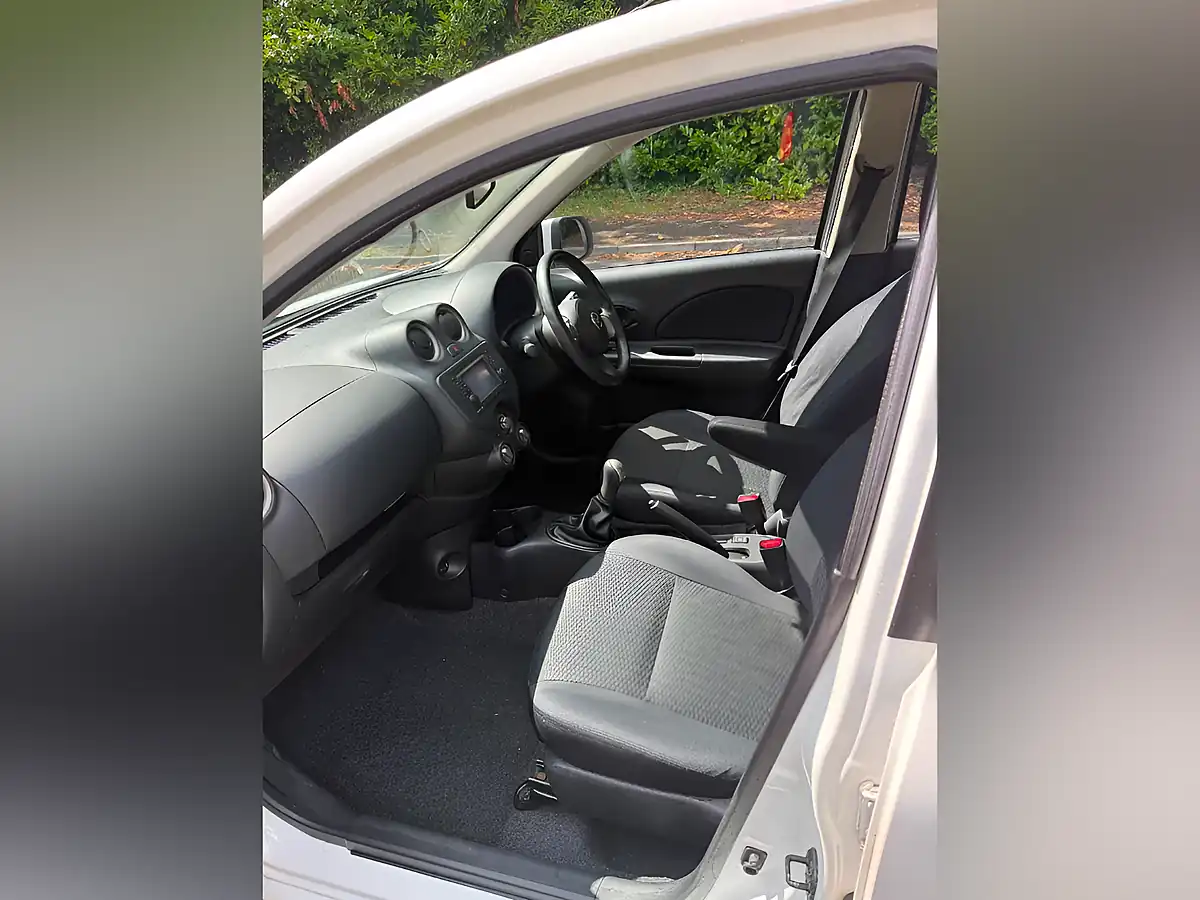 Used 2011 Nissan Micra Acenta White - Interior and Exterior details 7