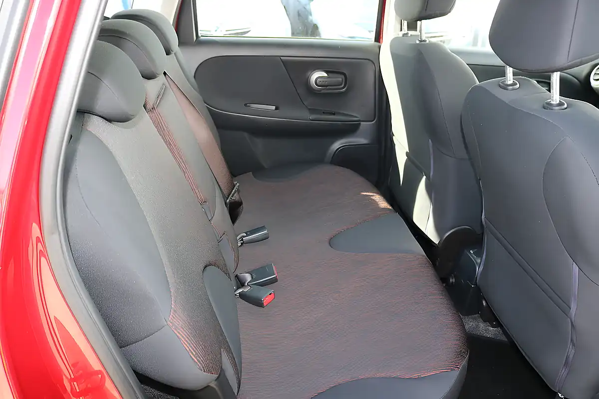 Used 2011 Nissan Note Acenta Red - Interior and Exterior details 12