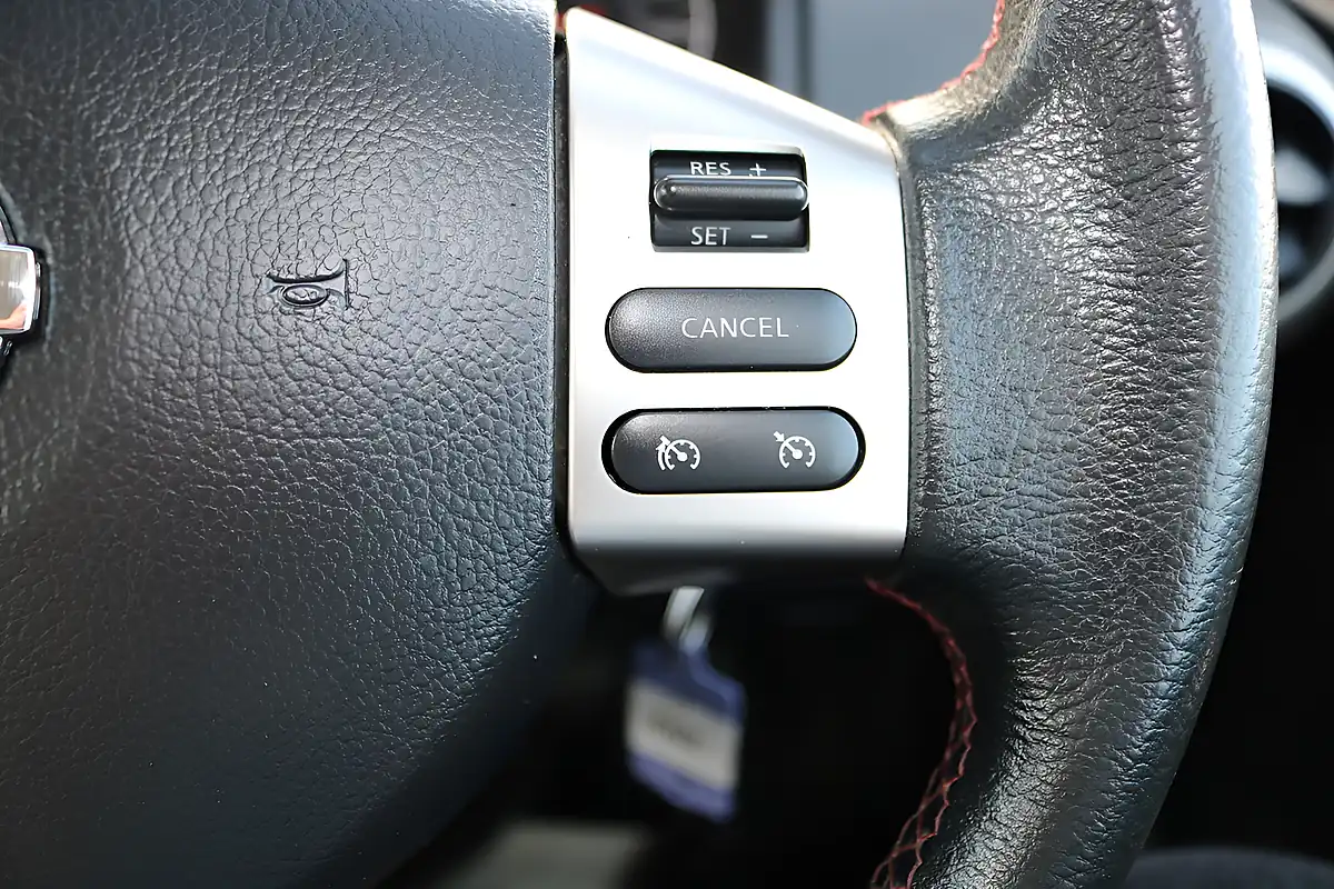 Used 2011 Nissan Note Acenta Red - Interior and Exterior details 14