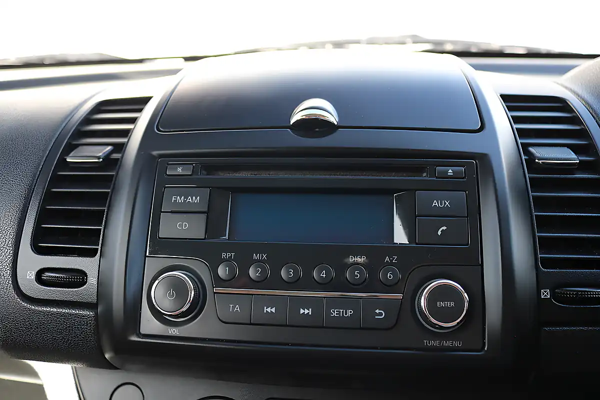Used 2011 Nissan Note Acenta Red - Interior and Exterior details 15