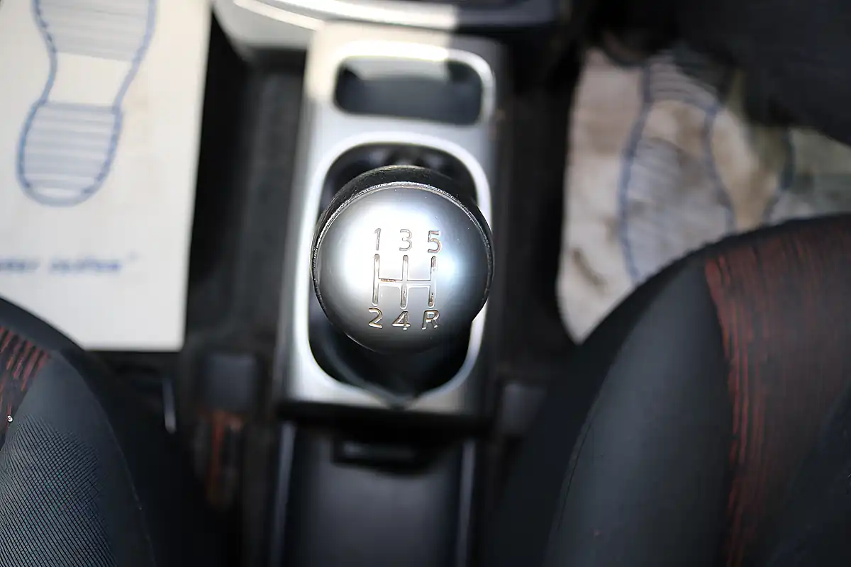 Used 2011 Nissan Note Acenta Red - Interior and Exterior details 16
