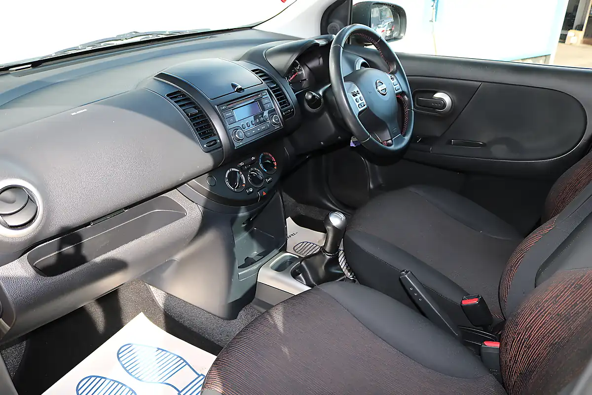 Used 2011 Nissan Note Acenta Red - Interior and Exterior details 19