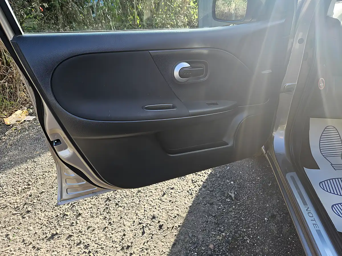 Used 2011 Nissan Note N-Tec Beige - Interior and Exterior details 12