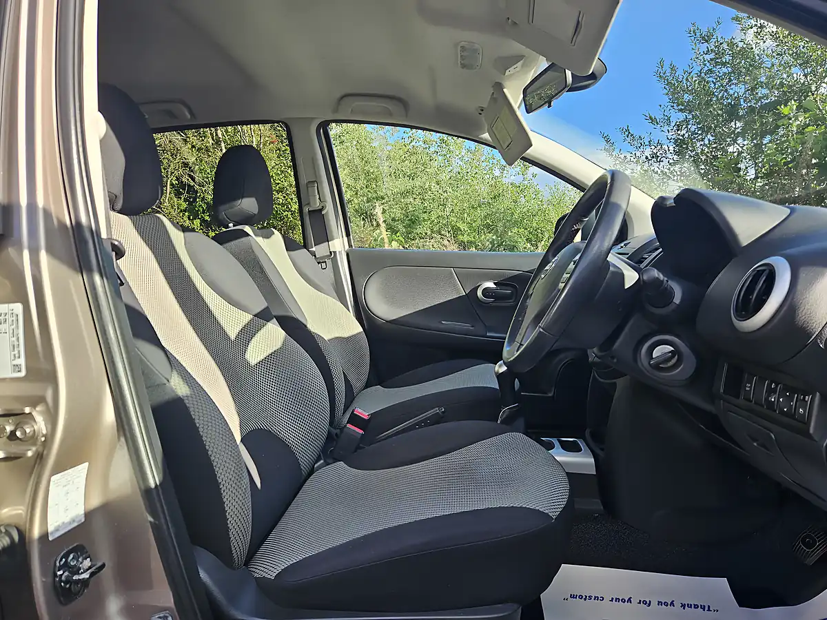 Used 2011 Nissan Note N-Tec Beige - Interior and Exterior details 18
