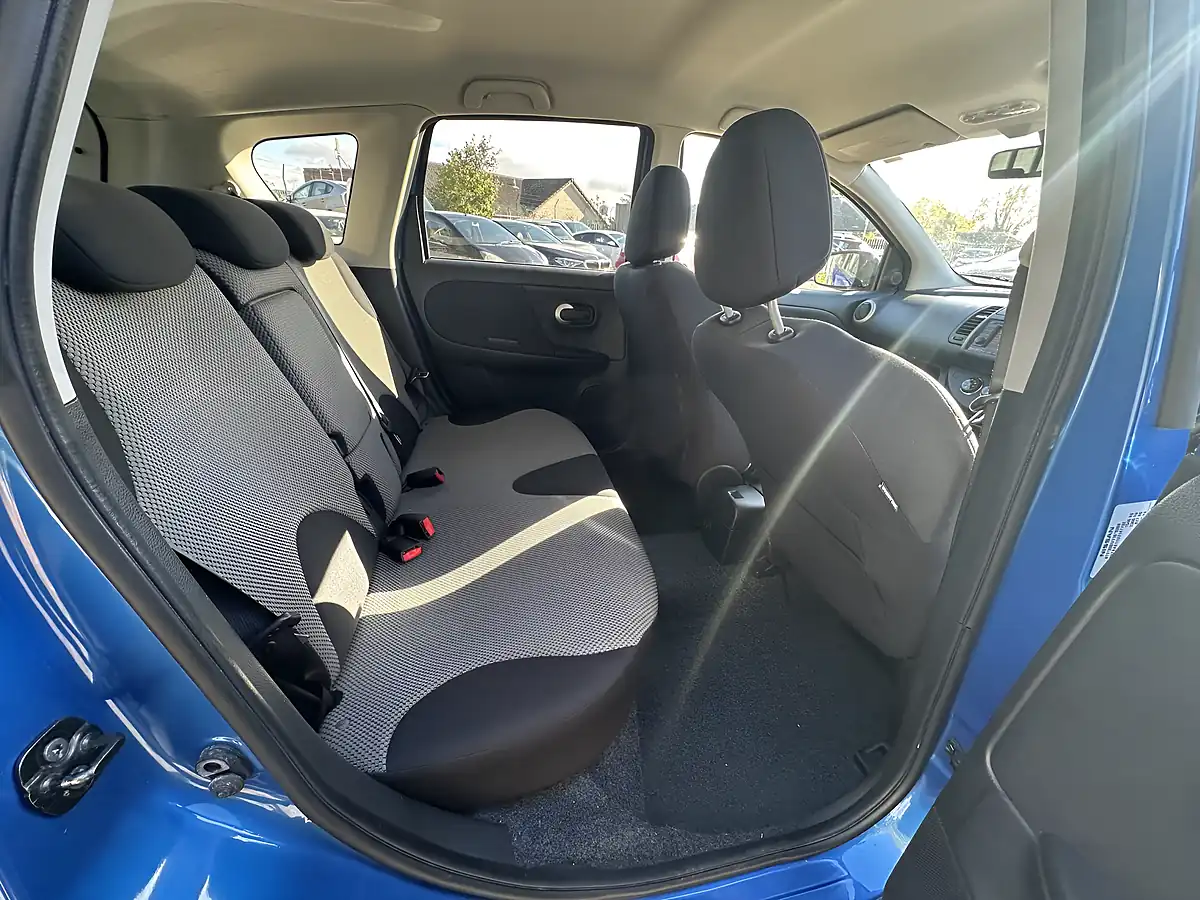 Used 2011 Nissan Note N-Tec Blue - Interior and Exterior details 15
