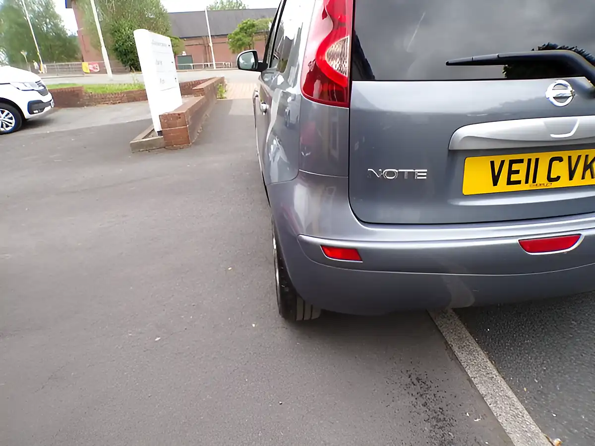 Used 2011 Nissan Note N-Tec Grey - Interior and Exterior details 9