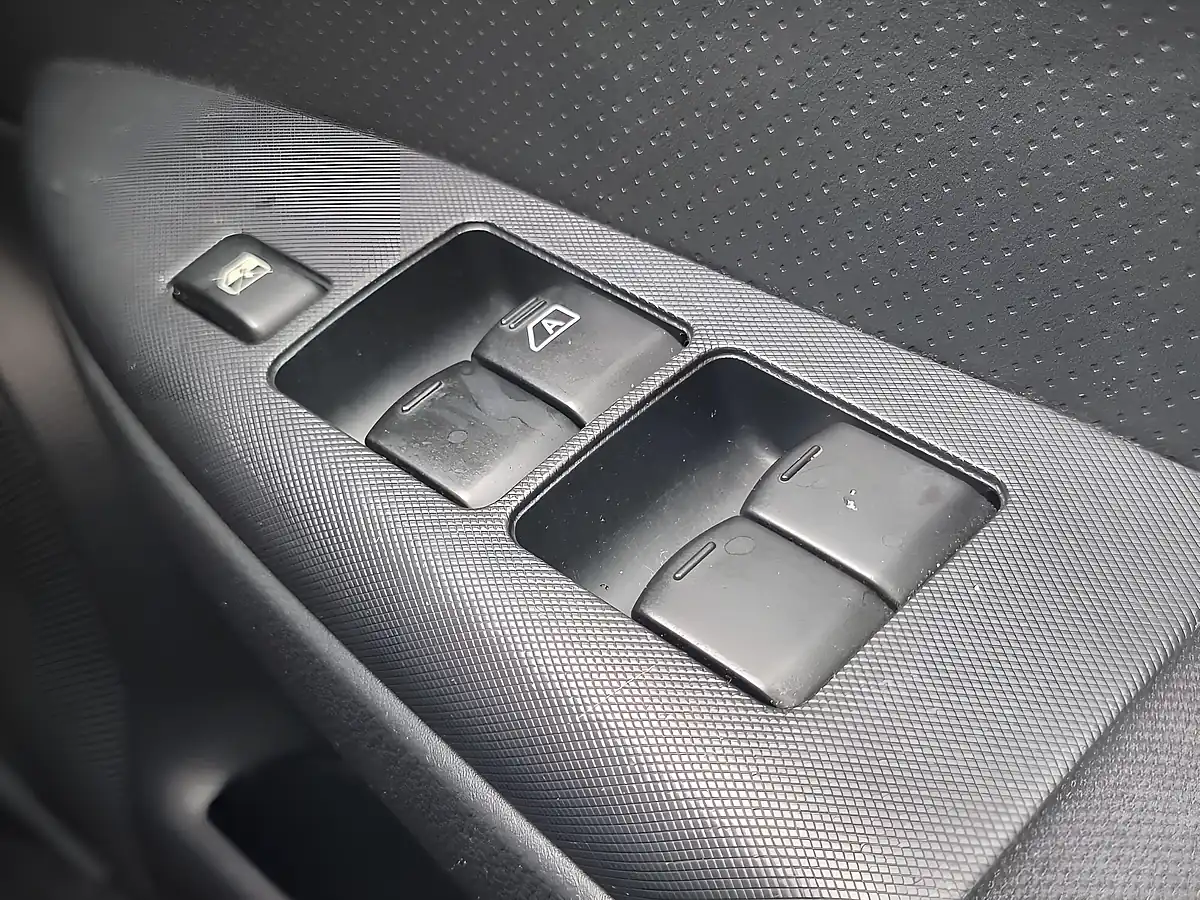 Used 2011 Nissan Note N-Tec Grey - Interior and Exterior details 20