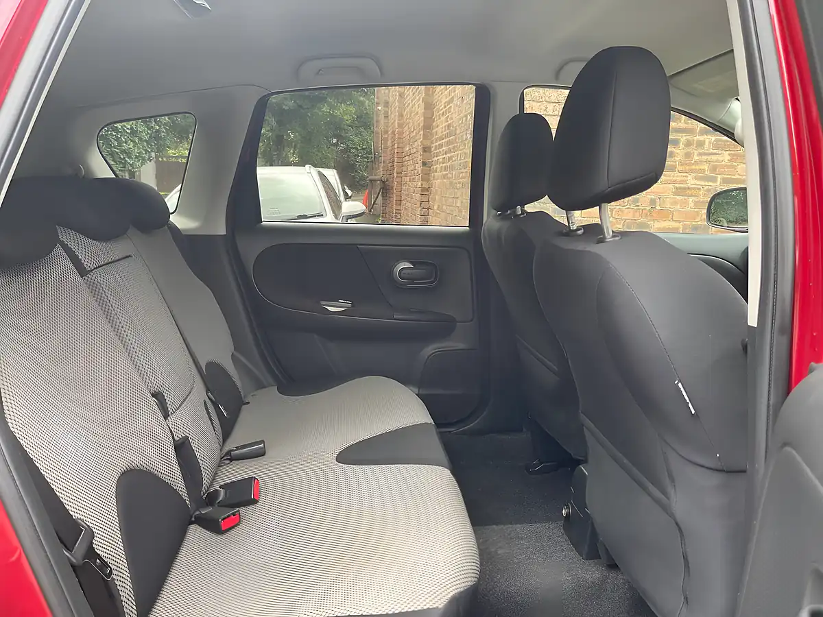 Used 2011 Nissan Note N-Tec Red - Interior and Exterior details 7