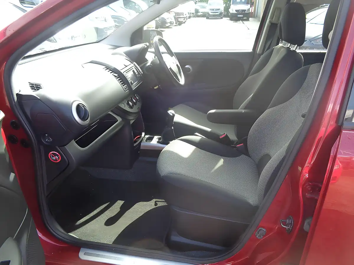 Used 2011 Nissan Note N-Tec Red - Interior and Exterior details 12