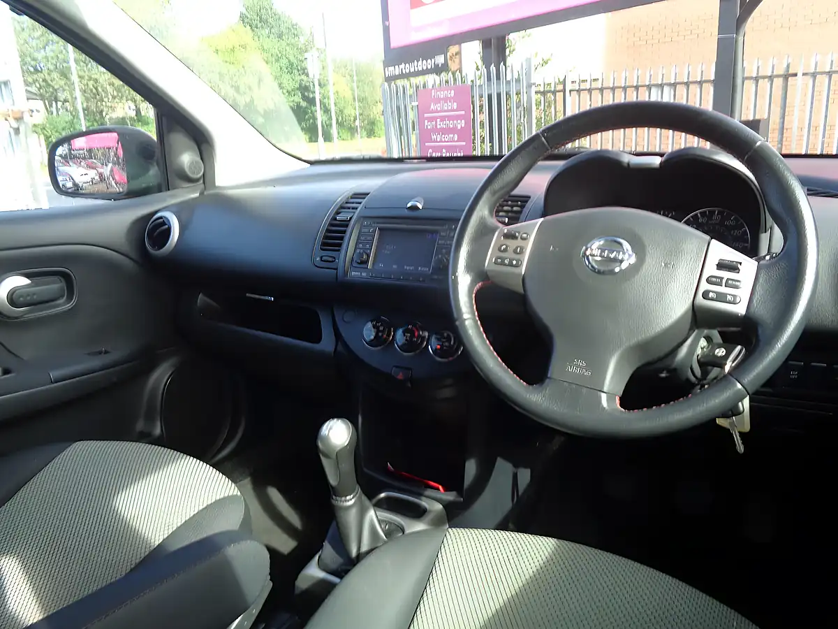 Used 2011 Nissan Note N-Tec Red - Interior and Exterior details 13