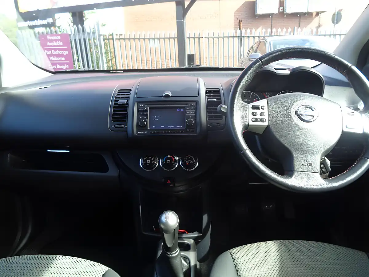 Used 2011 Nissan Note N-Tec Red - Interior and Exterior details 14