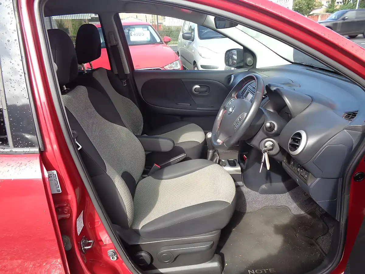 Used 2011 Nissan Note N-Tec Red - Interior and Exterior details 9