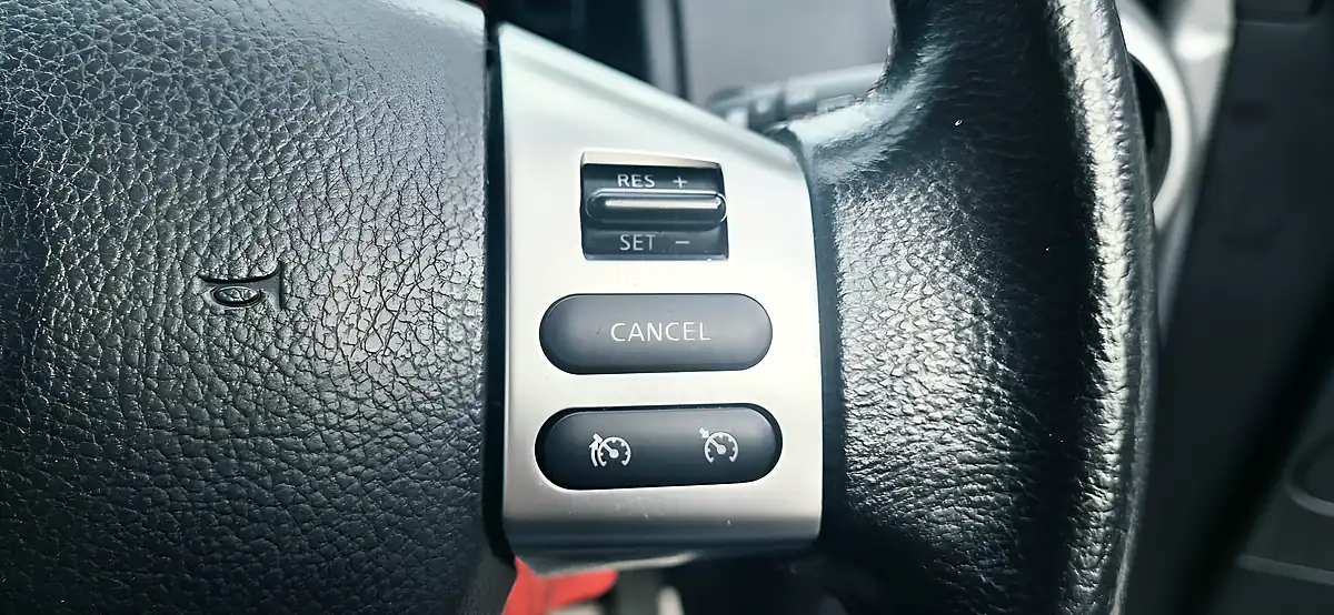 Used 2011 Nissan Note N-Tec Silver - Interior and Exterior details 10