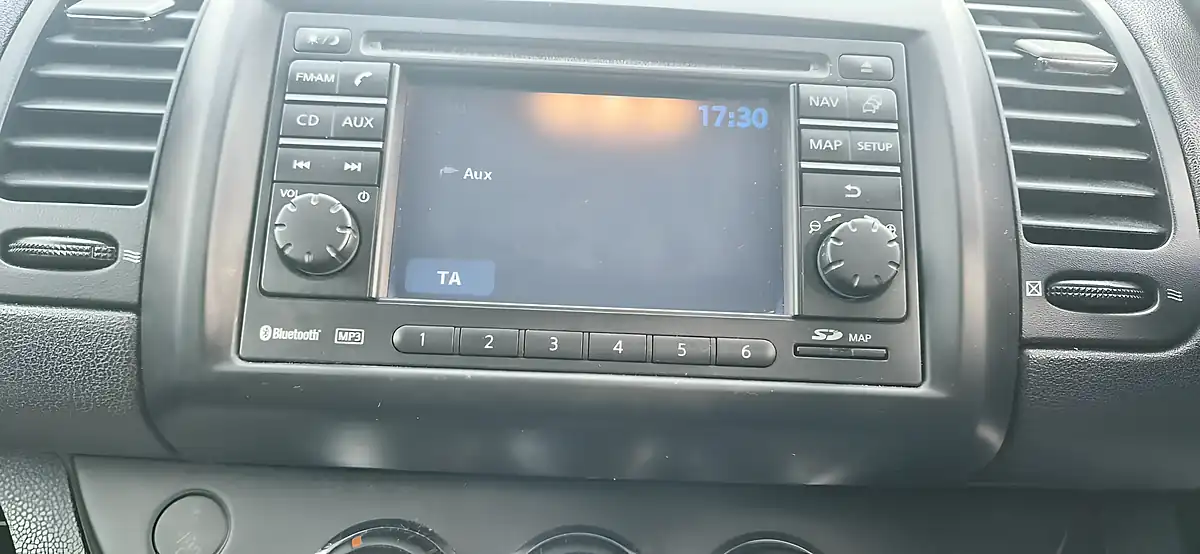 Used 2011 Nissan Note N-Tec Silver - Interior and Exterior details 12