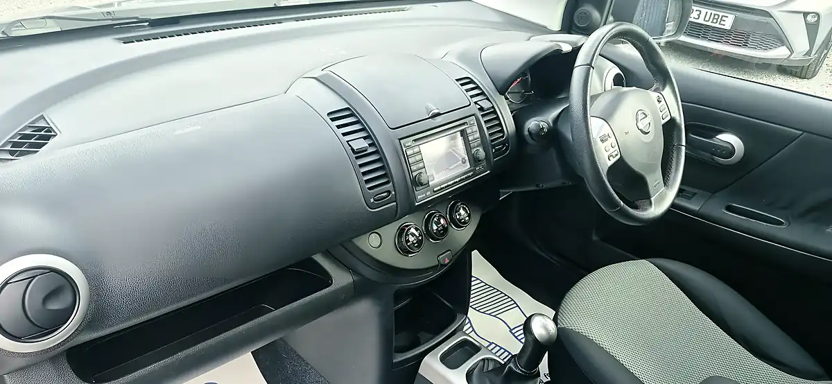 Used 2011 Nissan Note N-Tec Silver - Interior and Exterior details 15