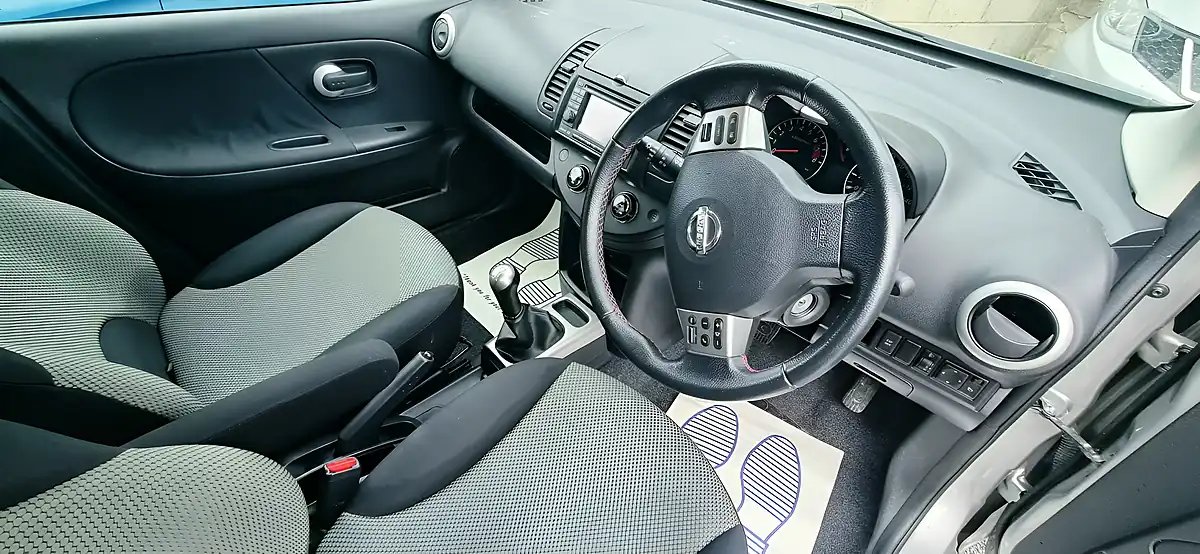Used 2011 Nissan Note N-Tec Silver - Interior and Exterior details 16