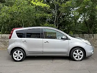 Used 2011 Nissan Note Tekna Silver - Interior and Exterior details 3