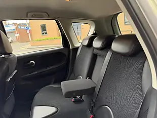 Used 2011 Nissan Note Tekna Silver - Interior and Exterior details 7