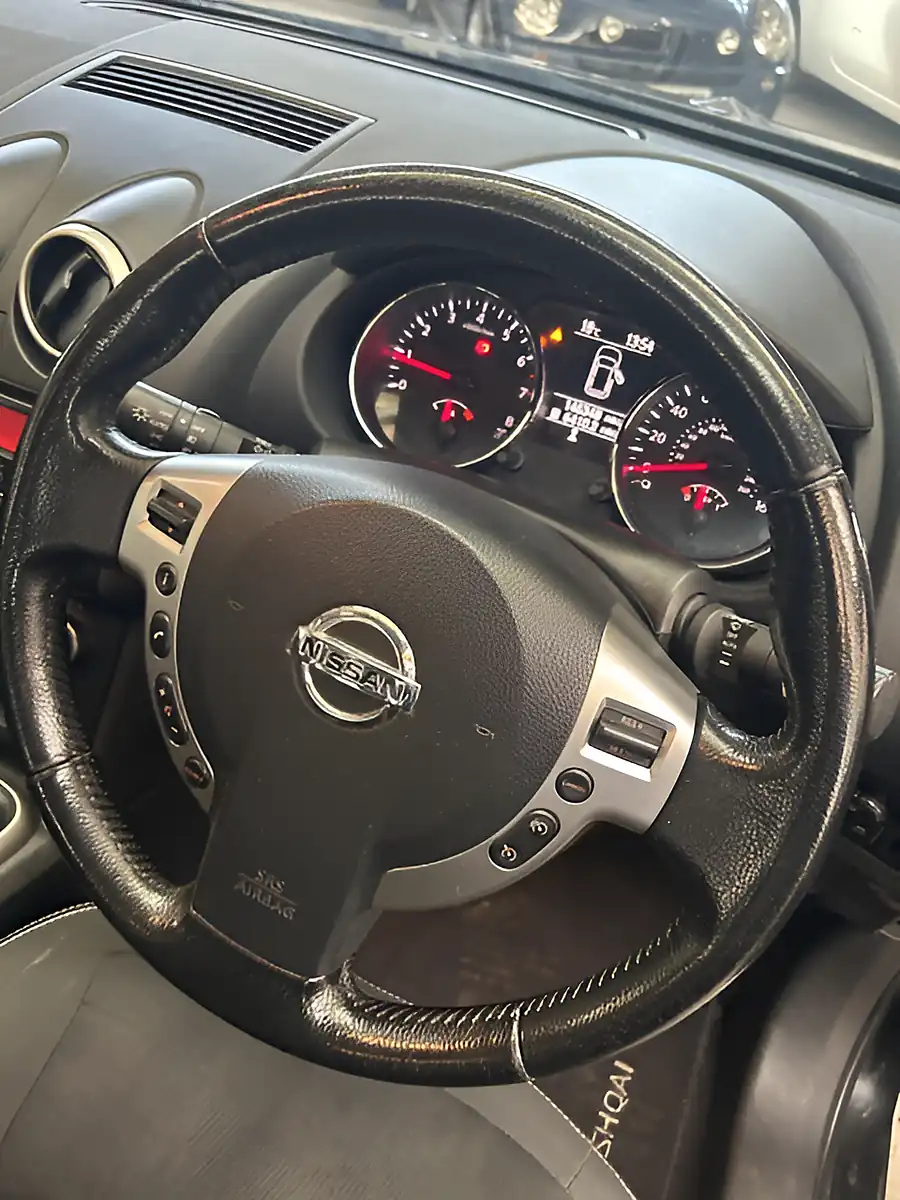 Used 2011 Nissan Qashqai Acenta Black - Interior and Exterior details 10