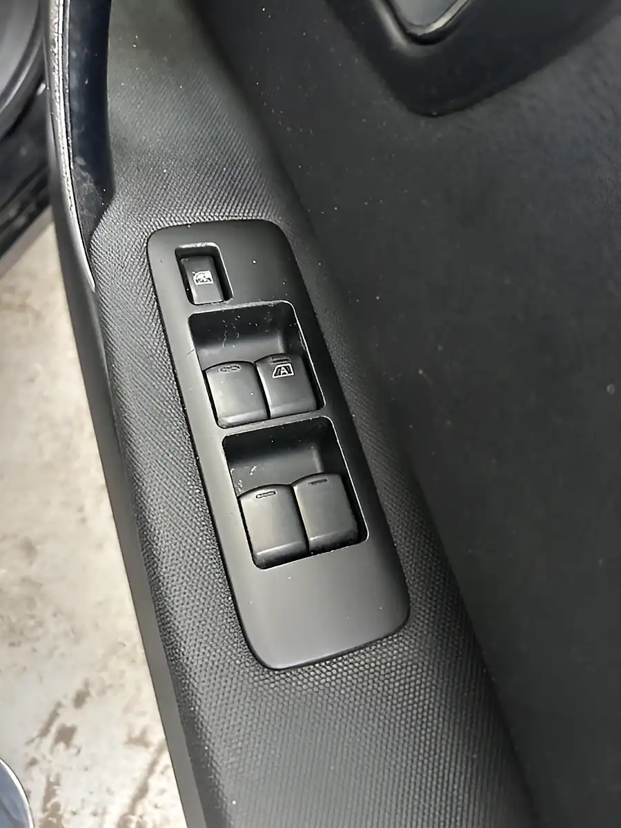 Used 2011 Nissan Qashqai Acenta Black - Interior and Exterior details 13